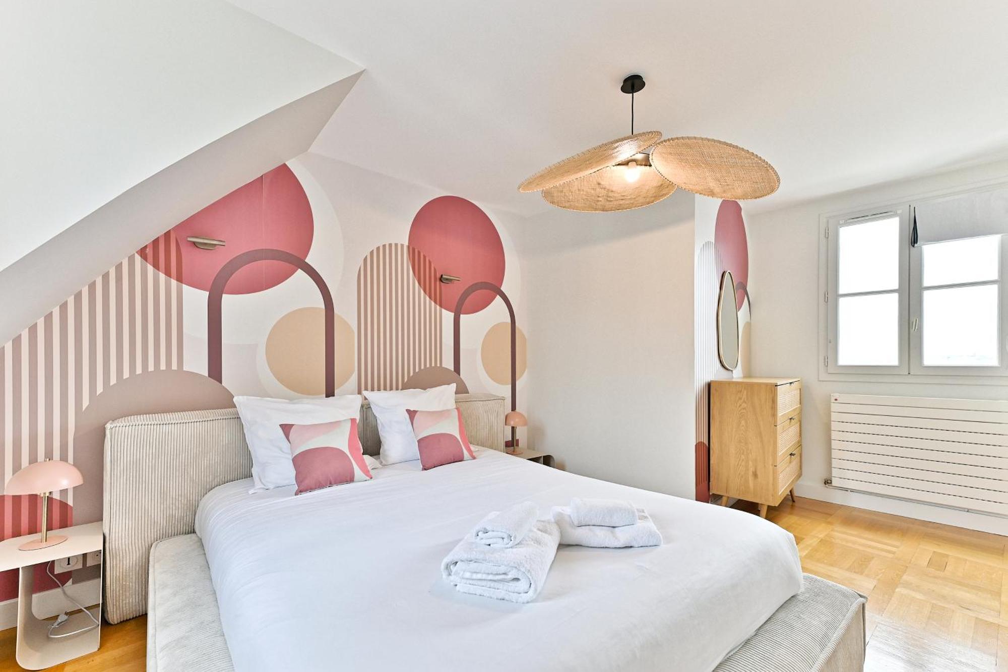 Lumineux & Spacieux - Vue Degagee, Arc De Triomphe Apartment